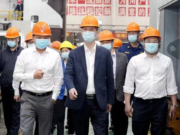 市政府黨組成員、新區(qū)黨工委副書記錢洪文蒞臨我司考察指導.jpg